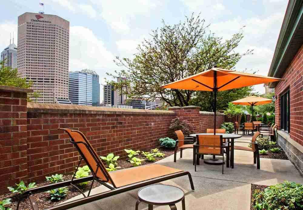 Hotel Courtyard Indianapolis At The Capitol Exterior foto