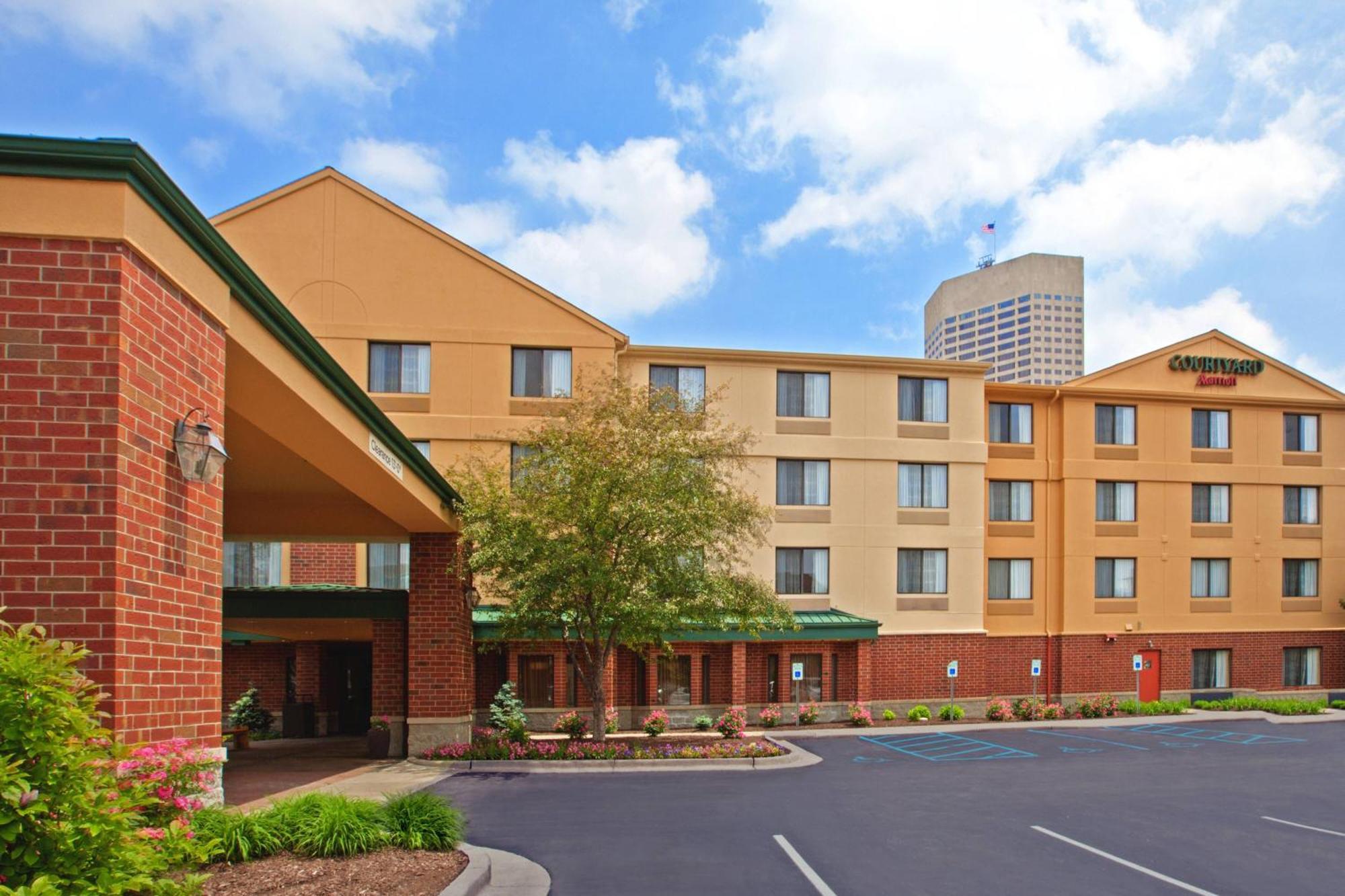 Hotel Courtyard Indianapolis At The Capitol Exterior foto