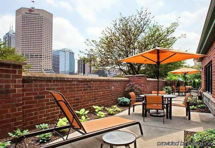 Hotel Courtyard Indianapolis At The Capitol Exterior foto